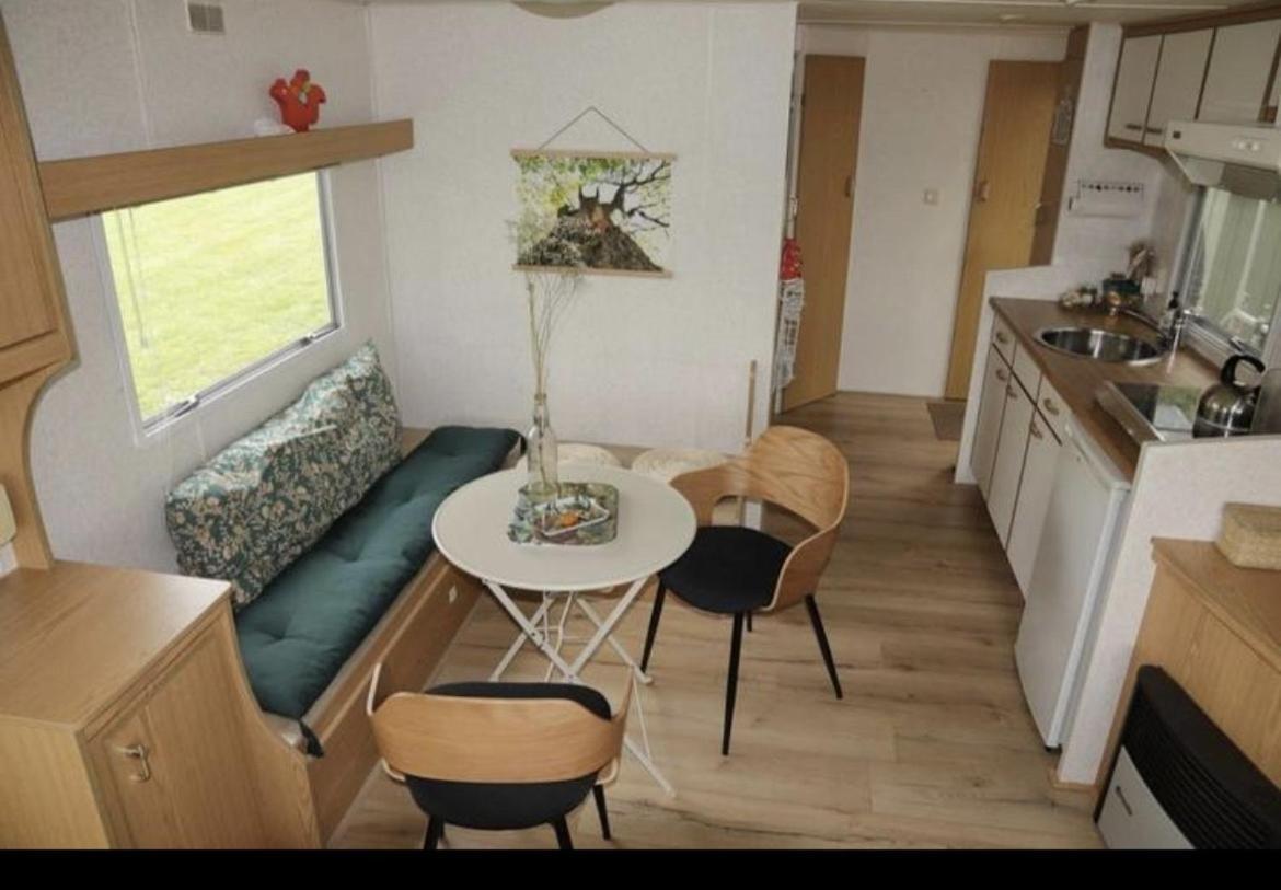 Tiny House In De Wei Hotel โฮลเตน ภายนอก รูปภาพ